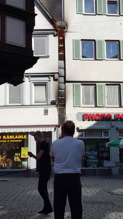 EXCLUSIV !! FLAMMENBILDER Brand eines Wohn und Geschaeftshauses in Esslingen