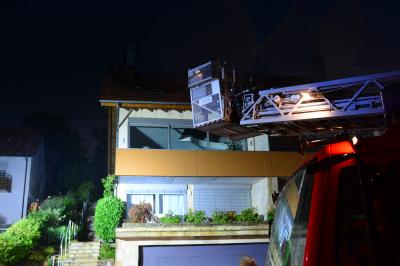 Dachstuhlbrand nach Blitzeinschlag in Allmersbach i.T.