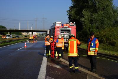 LKW verliert seine Ladung auf der B10 bei Plochingen