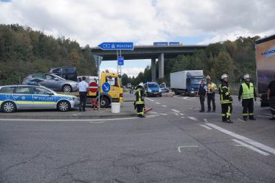 Schwerer Verkehrsunfall auf der L1214 bei Aichelberg Abzweigung A8