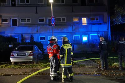 Brand in einer Wohnung eines 12-Familienhauses in Kirchheim/Teck ,  Feuerwehr rettet Meerschweinchen und Katze