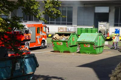 Brand im Farblager einer Firma in Stuttgart