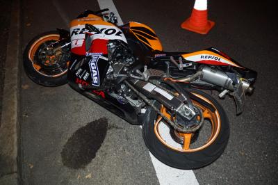 Motorradfahrer aus dem Kreis Esslingen nach Verkehrsunfall lebensgefaehrlich verletzt in Uhingen