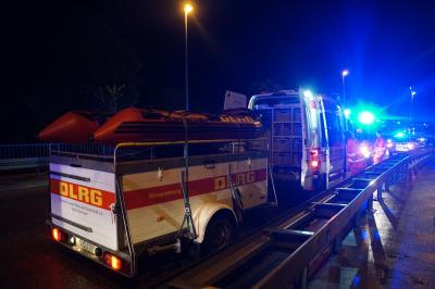 Vermutliche Person im Wasser bei Wendlingen - Zeuge sieht einen Schatten und alarmiert die Feuerwehr