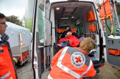Feuerwehren aus mehreren Landkreisen bei der Katastrophenschutzuebung â€žHorkenberger Feuerwalze