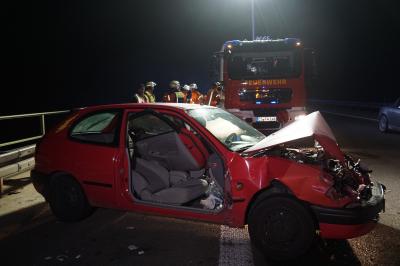Reichenbach Fils / Ebersbach Fils - Schwerer Verkehrsunfall vordert zwei Verletzte auf der B10