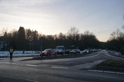 Rechberghausen: Vorfahrt Unfall fuehrt zu drei Verletzten.