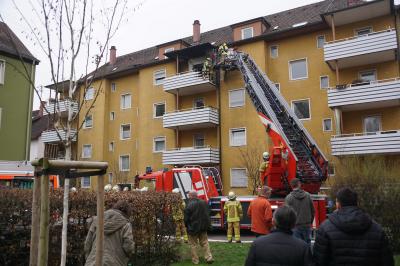 Esslingen: Brand auf Balkon