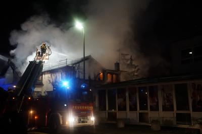 Eislingen Fils: Lagerhalle im Vollbrand
