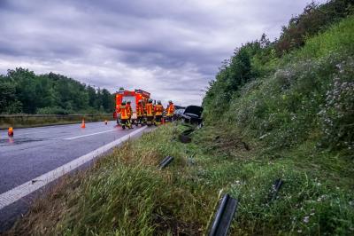 Uhingen: Unfall infolge Alkohol und Aquaplaning 