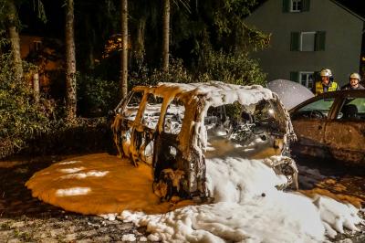 Eislingen: PKW brennt voellig aus