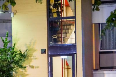 Sindelfingen: Balkonbrand im Hochhaus sorgt fuer Grosseinsatz der Feuerwehr.