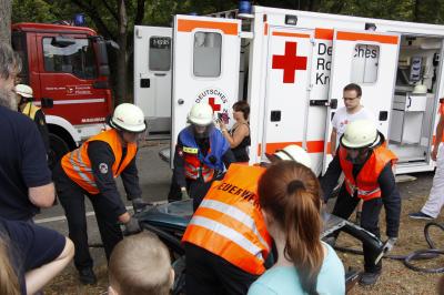 Pforzheim: Oktoberfest beim DRK OV Pforzheim - Schauuebung mit 2 eingeklemmten und Verletzten Personen