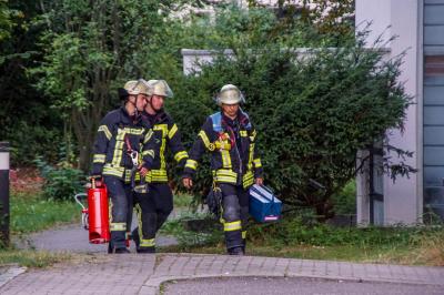 Stuttgart-Heumaden: Muell geraet in Tiefgarage in Brand