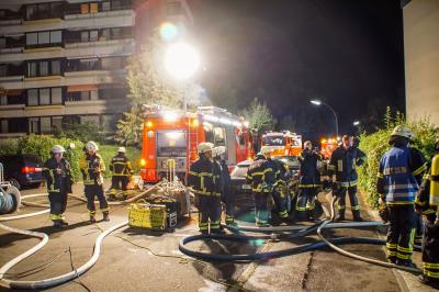 Sindelfingen: PKW brennt in Tiefgarage aus.
