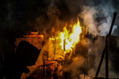 Goeppingen: Gartenhaeuser abgebrannt