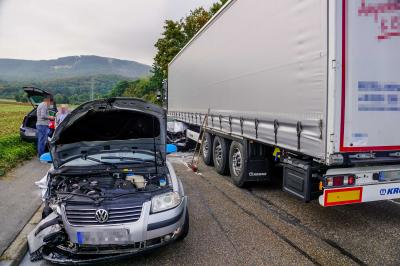Gruibingen-Weilheim Teck: Ueberholvorgang missglueckt - 2 Verletzte nach Kollision auf der L1213
