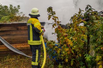 Dagersheim: Gartenhuette brennt nieder
