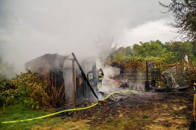 Dagersheim: Gartenhuette brennt nieder