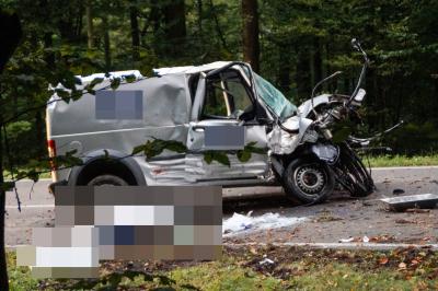 Koenigsbach-Stein: Toedlicher Verkehrsunfall bei Koeningsbac-Stein