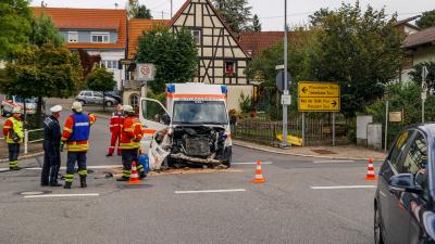 Muelhausen: Verkehrsunfall mit Rettungswagen