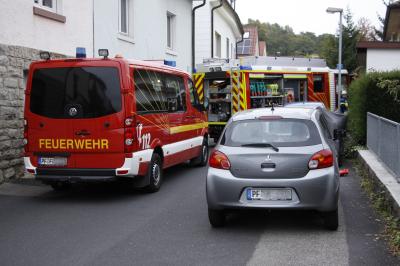 Ispringen: Pkw knallt mit Vollgas durch Garage