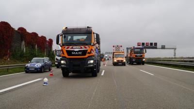 Zuffenhausen: LKW Unfall mit hohem Sachschaden und einem schwer verletzten