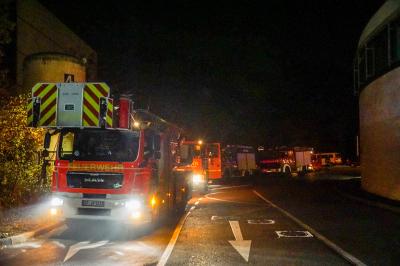 Goeppingen: Ueber 140 Einsatzkraefte im Einsatz - Technischer Defekt an Heizungsanlage loest Grossalarm aus