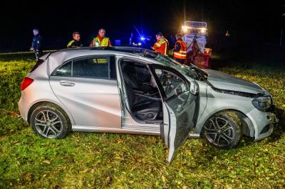 Salach: Pkw landet im Bachbett - Vier Personen im Fahrzeug