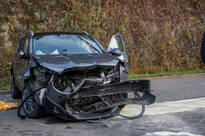 Oberndorf: Frontalzusammenstoss mit drei beteiligten Fahrzeugen