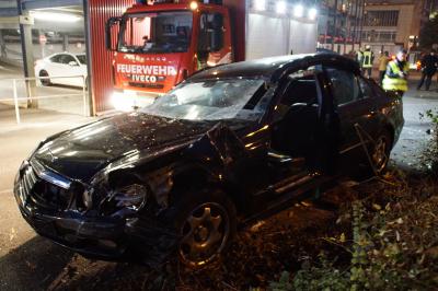 Pforzheim: schwerer Verkehrsunfall fordert eine schwer Verletzte und hohen Sachschaden