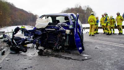 Neckartailfingen: Verkehrsunfall mit toedlich verletzter Personauf der B312