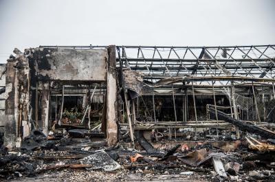 TAGBILDER! Filderstadt: Brand einer Gaertnerei mit angrenzendem Wohnhaus