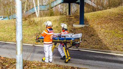 Stuttgart: Pkw brennt in Tiefgarage 