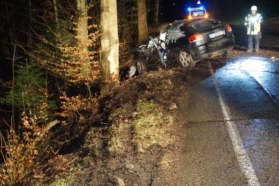 Pforzheim: Schwerer Verkehrsunfall in Maeuerach - 1 Schwer Verletzte Person