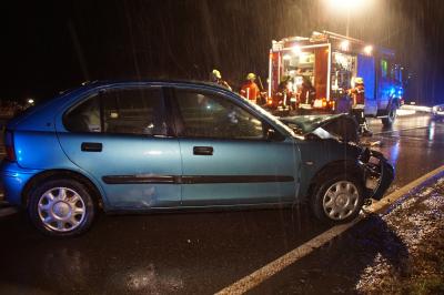 Niefern: Schwerer Verkehrsunfall bei Regennasser Fahrbahn - 1 Person Verletzt