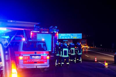 Kirchheim Teck: PKW ueberschlaegt sich - Fahrerin schwerst verletzt