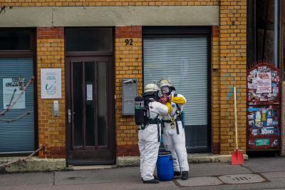 kirchheim Teck: Stinkender Geruch fuehrt zu Grosseinsatz  - Buttersaeure durch Fenster geschmissen