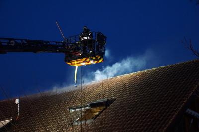 Pforzheim-Maeuerach: Sauna loest Dachstuhlbrand aus - eine Verletzte Person