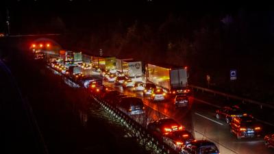 Leonberg: PKW brennt im Engelbergtunnel voellig aus.