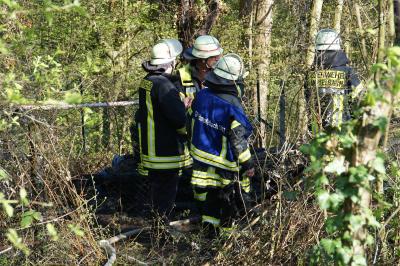 Ersingen: mehrere Gartenhuetten stehen in Vollbrand