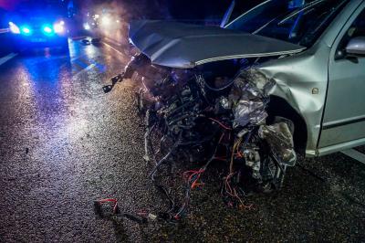 A81/Pleidelsheim: Schwerer Verkehrsunfall sorgt fuer Vollsperrung der Autobahn