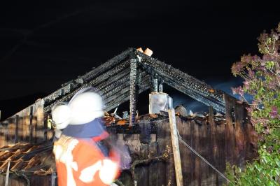 Freudenstein: Gartenhuette in Vollbrand