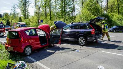 Friolzheim: Zwei schwer verletzte nach Kruzungschrash