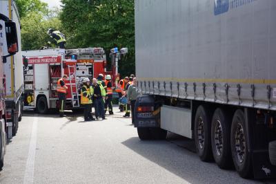 Niefern: schwerer Verkehrsunfall auf dem Rasthof Pforzheim - 1 Person schwer Verletzt
