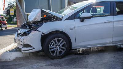 Holzgerlingen:  Zwei Verletzte nach Rotlichtmissachtung auf der B464