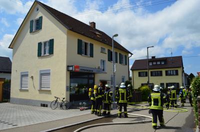 Magstadt: Wohnungsbrand in Mehrfamilienhaus - Mann hat Brand selbst gelegt - Festnahme