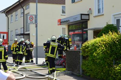 Magstadt: Wohnungsbrand in Mehrfamilienhaus - Mann hat Brand selbst gelegt - Festnahme