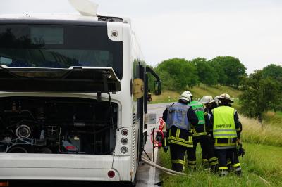 Adelberg: Technischer Defekt an Bus loest Brand aus