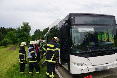 Adelberg: Technischer Defekt an Bus loest Brand aus